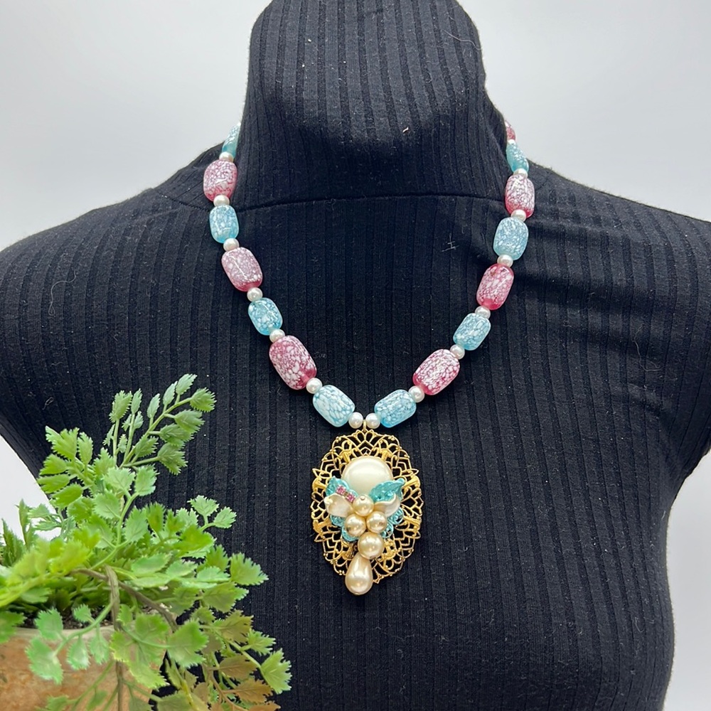 👑Adorned Crown Jewelry Haskell pearl cluster pendant pink blue bead necklace